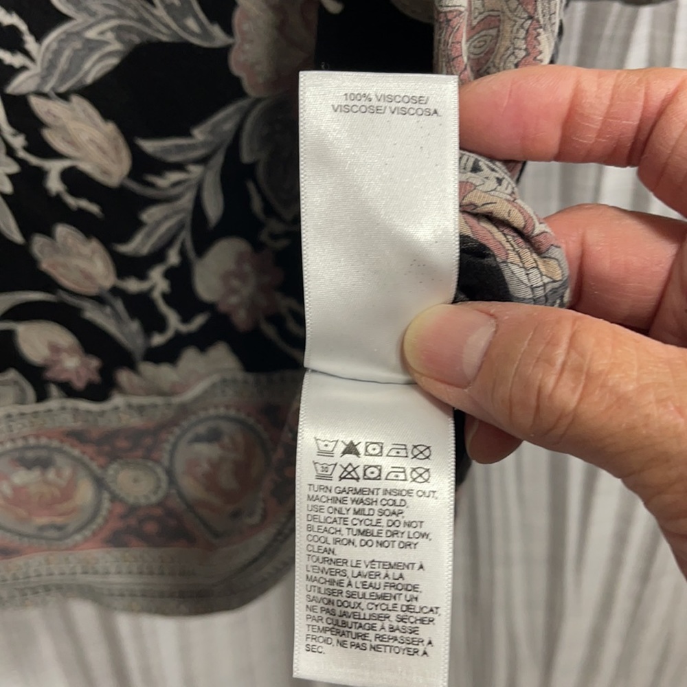 Women’s Lucky Brand  top.  3/4 length sleeves. - Picture 3 of 3